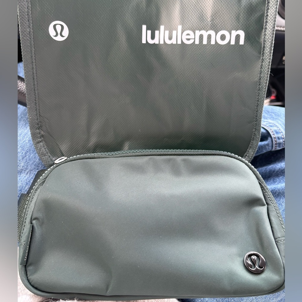 Lululemon Everywhere Belt Bag 1L
